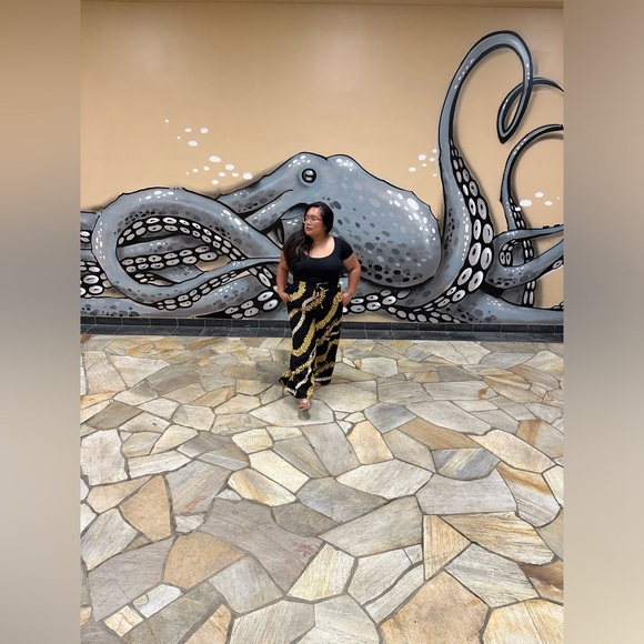 ✨Meet the Posher: milovex3✨ - Picture 3 of 6